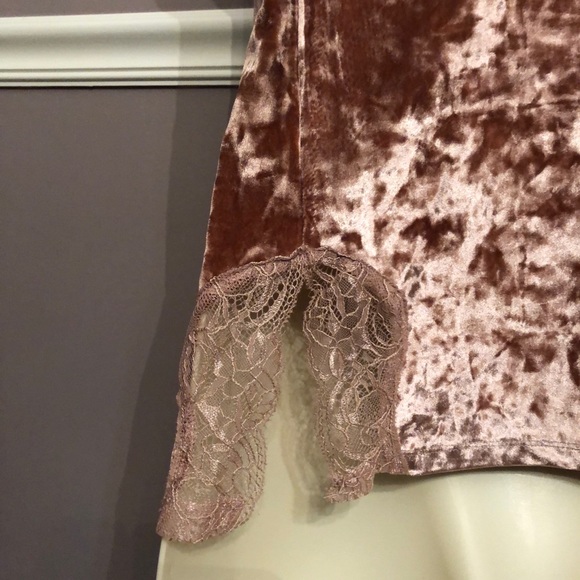 New Lauren Conrad Velvet Lace Cami - Picture 3 of 4